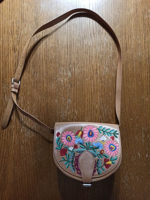 Mała torebka typu cross body/listonoszka ZARA