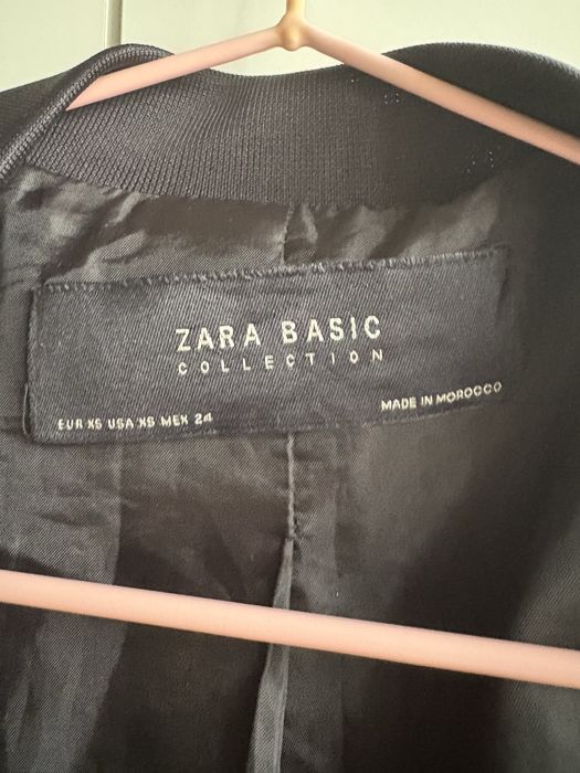 Бомбер Zara Basic чорного кольору size XS
