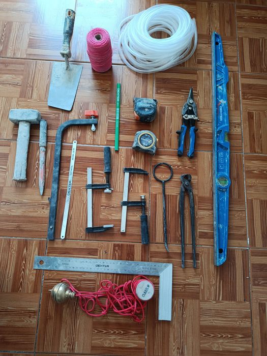 Vendo ferramentas para construção
