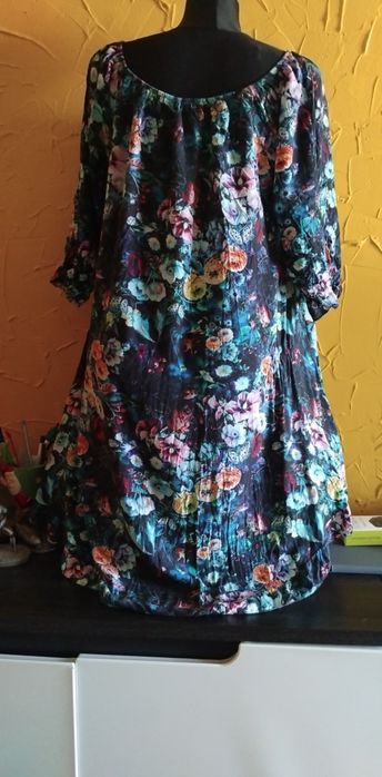 R uniieslany sukienki