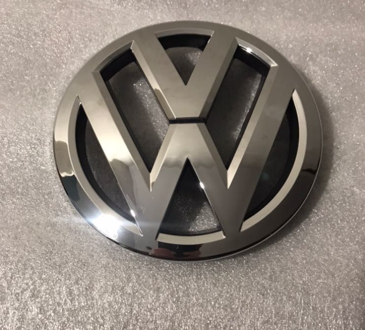 Эмблема значек под дистроник радар golf Tiguan  Passat Jetta CC значок