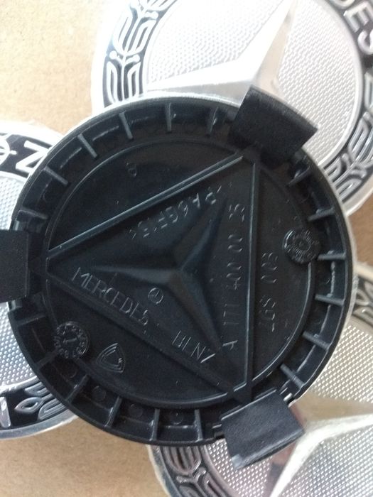 Nowe kapsle, dekielki, zaślepki 75/70 mm Mercedes.