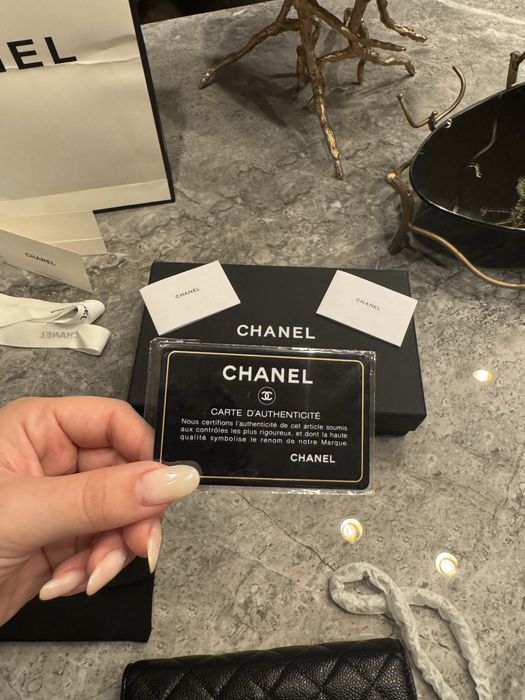 Channel bag wallet on chain