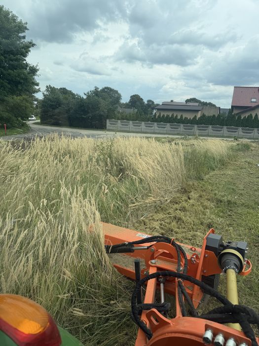 Usługi John Deere | Koszenie traw Odśnieżanie | Zamiatanie placy , drog Mulczowanie Namysłów