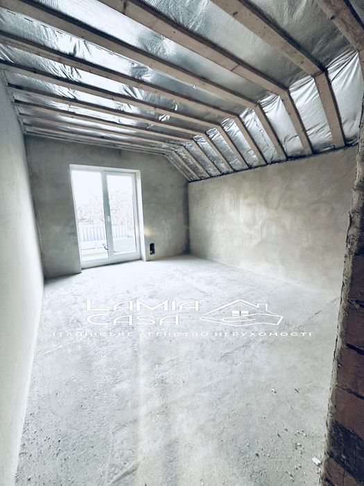 Продаж котеджу з басейном . Ближня роша