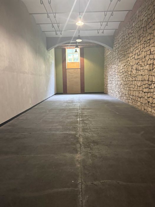 Magazyn 130 m2 wysoki