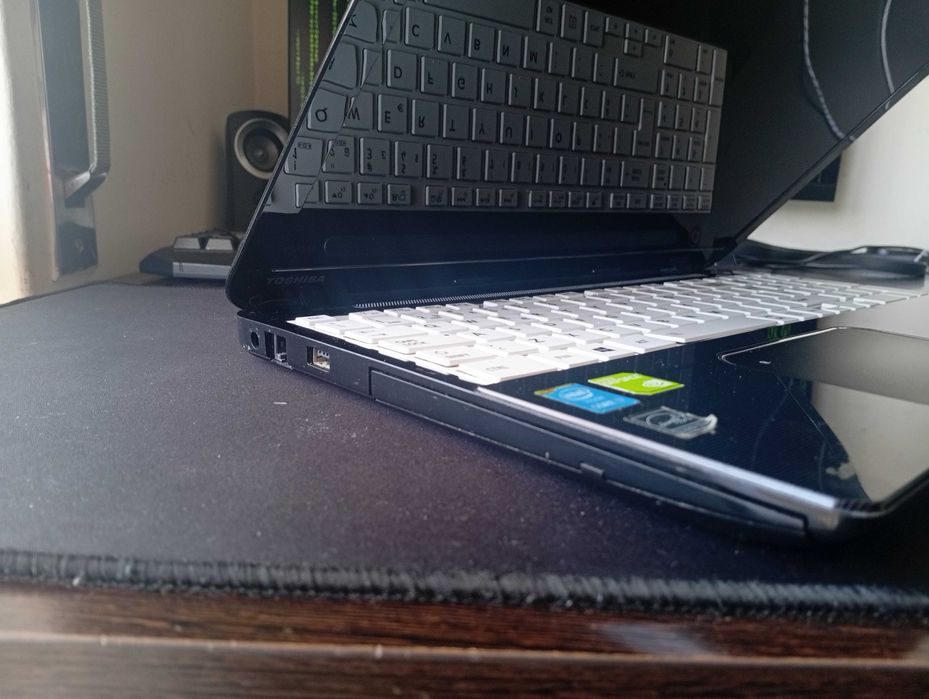 Toshiba L50A i7 4700MQ + 2 Gráficas + 8GB RAM + SSD