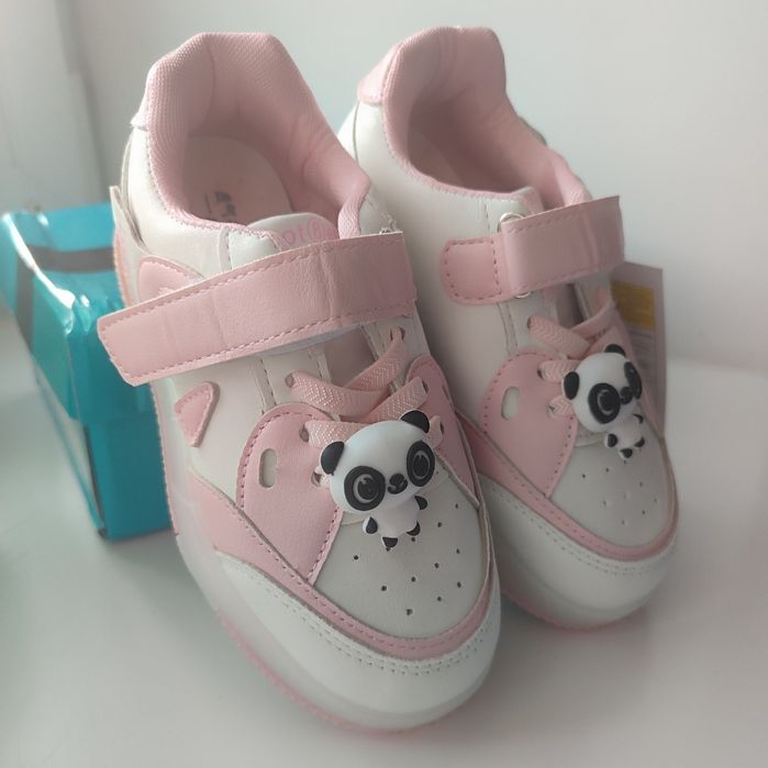 Кросівки з підсвіткою для дівчинки