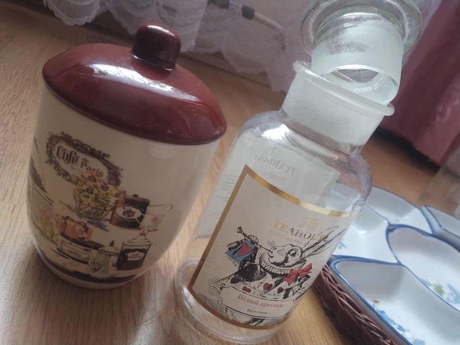 Тарелки блюдо ваза чашка конфетница салатница  сахарница тортовница