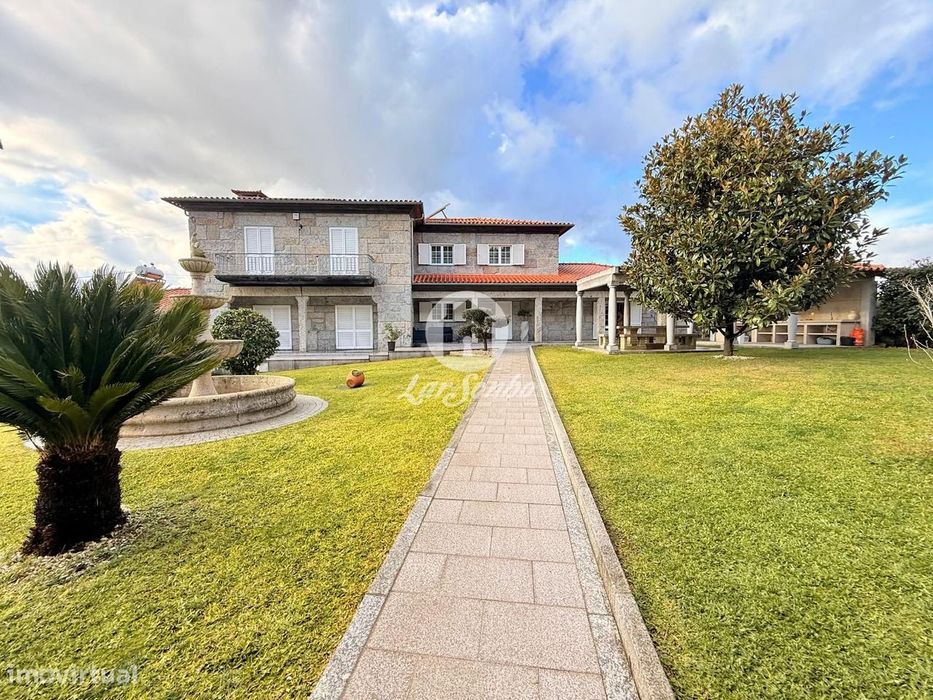 Moradia com piscina em Fafe