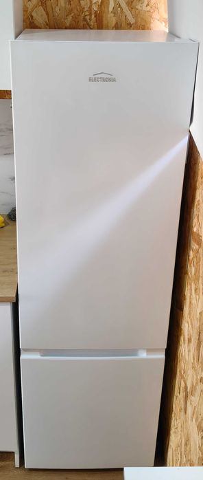 Combinado Frigorífico + Congelador Electronia Erik – Low Frost – 262 L