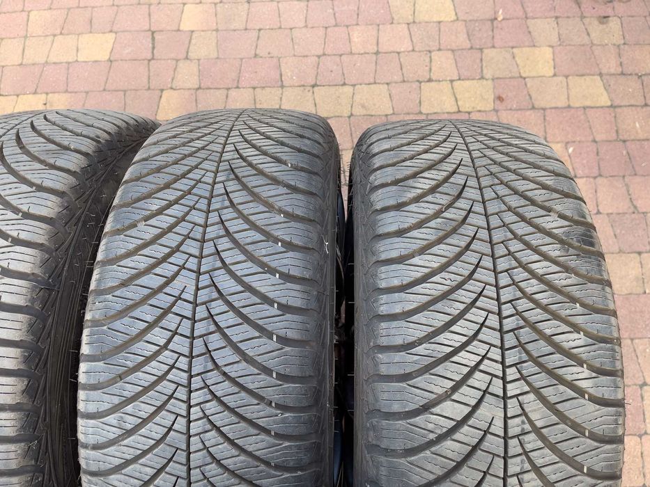 3537. Koła wielosezonowe Volvo V40 II 5x108 225/45/17 Goodyear 8.5mm