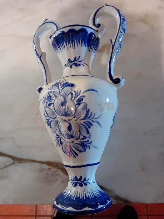 Jarra Antiga em Porcelana