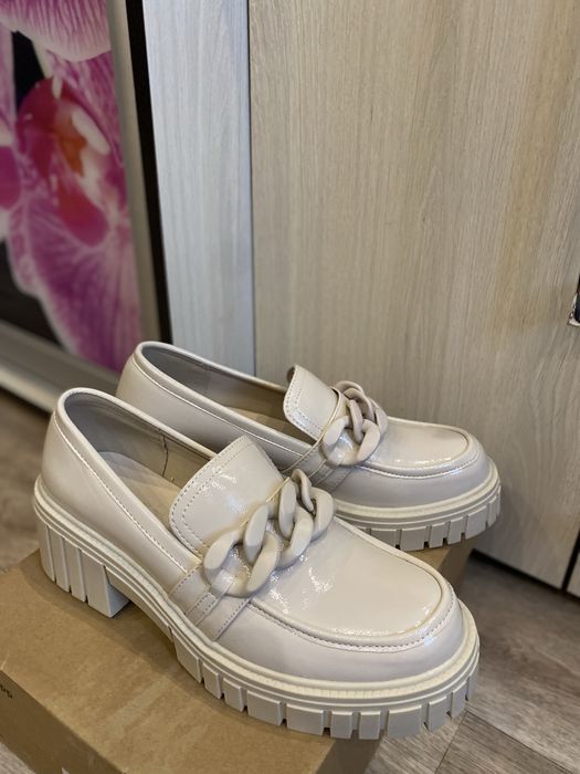 Жіночі туфлі- лофери