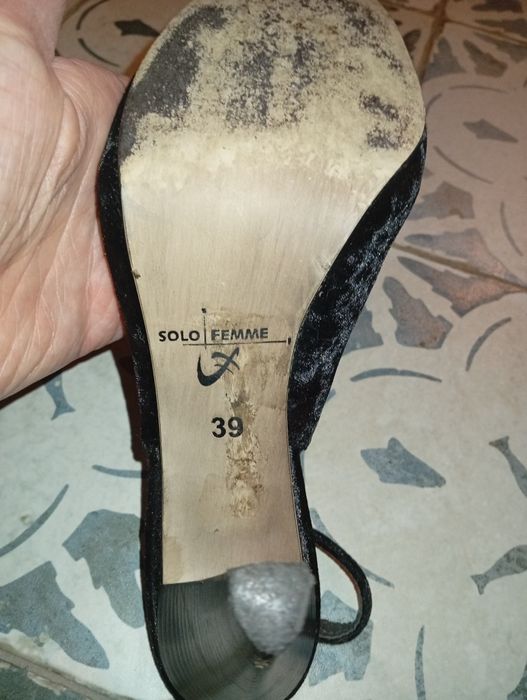 Eleganckie buty na wysokim obcasie, skóra