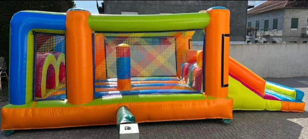 Insuflável colorido