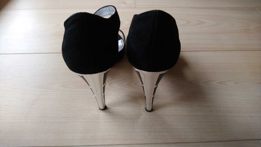 Sandały szpilki Zebra sylwester zamsz srebrny obcas