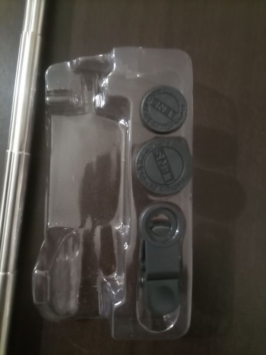 Selfie stick com acessórios