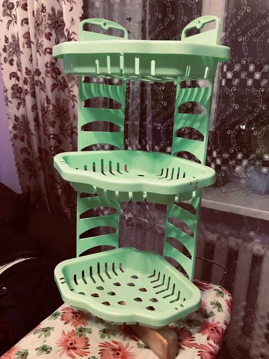 кутова поличка у ванну