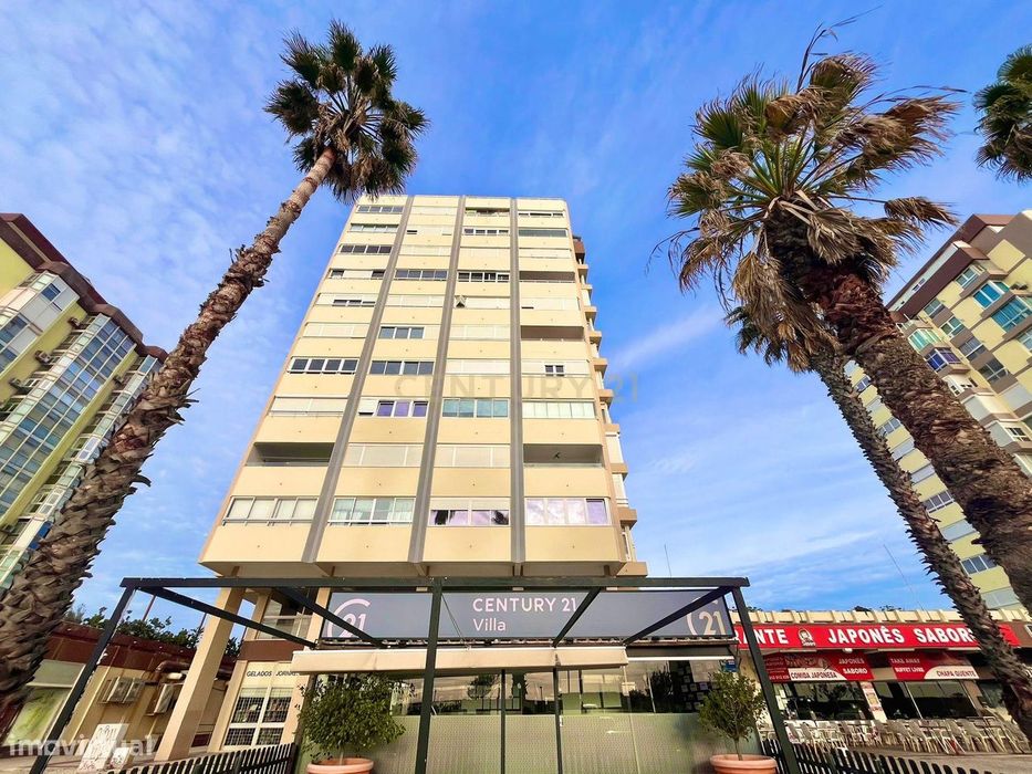 Apartamento Renovado com Vista Mar na Costa da Caparica