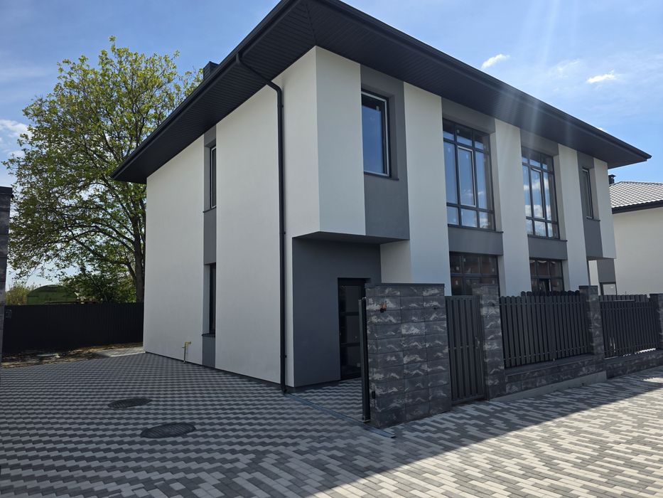 Продам дуплекс під єОселя в центрі с. Гатне, від Власника.
