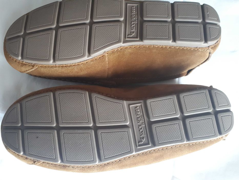 Ocieplane kapcie skórzane KOOLABURRA BY UGG