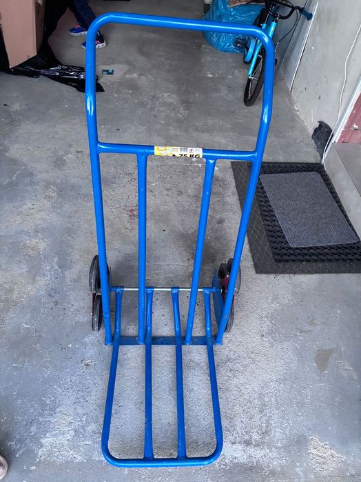 Wózek transportowy schodowy