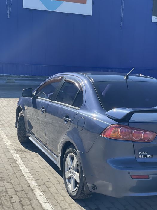 Mitsubishi lancer 10