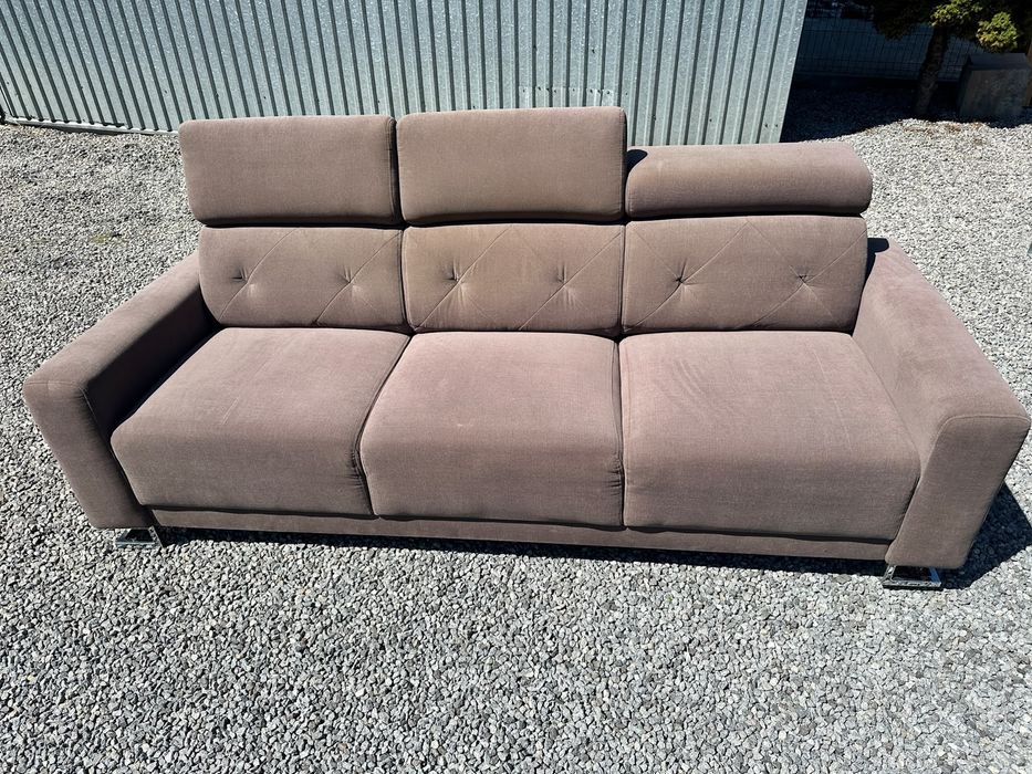 Sofa do salonu.
