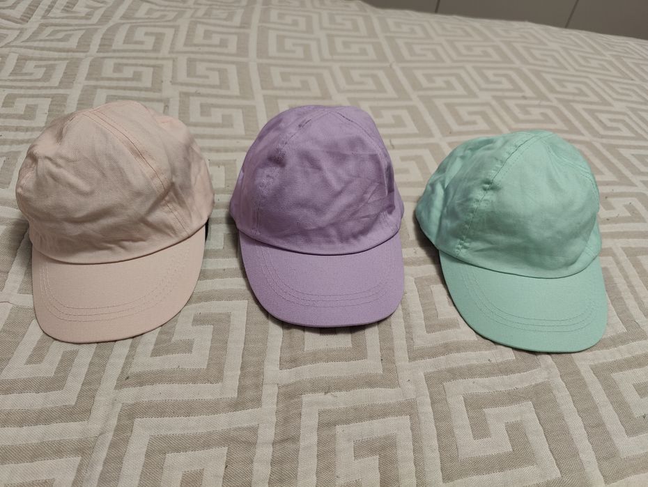 Новий набір кепок на дівчинку від 4-8 років