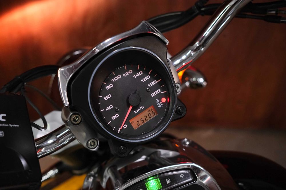 Suzuki Boulevard 800 із Японії