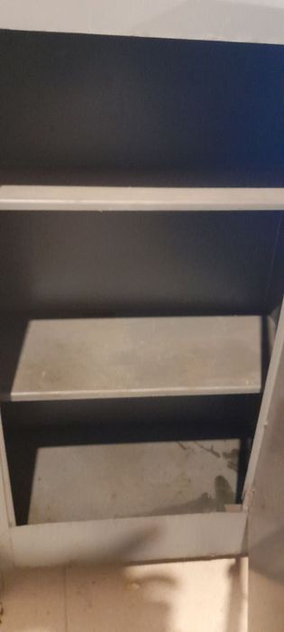 Сейфа, ящики металеві