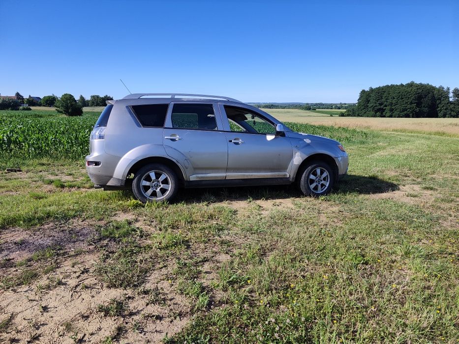 Mitsubishi Outlander 2