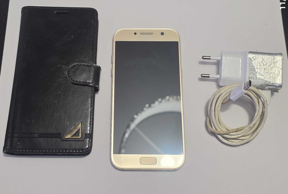 Samsung Galaxy A5 dourado em excelente estado — sem riscos nem defeitos