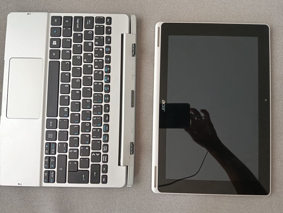 Computador híbrido Acer