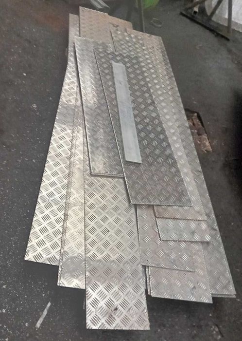 Blacha aluminiowa ryflowana końcówki - CynkoMet Czarna Białostocka