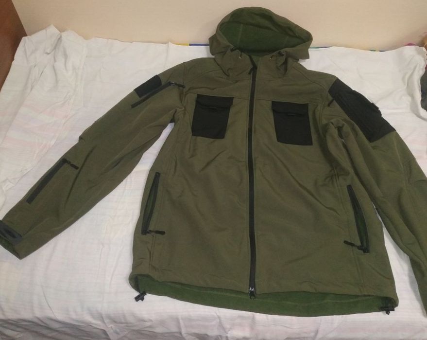 Нова чоловіча куртка