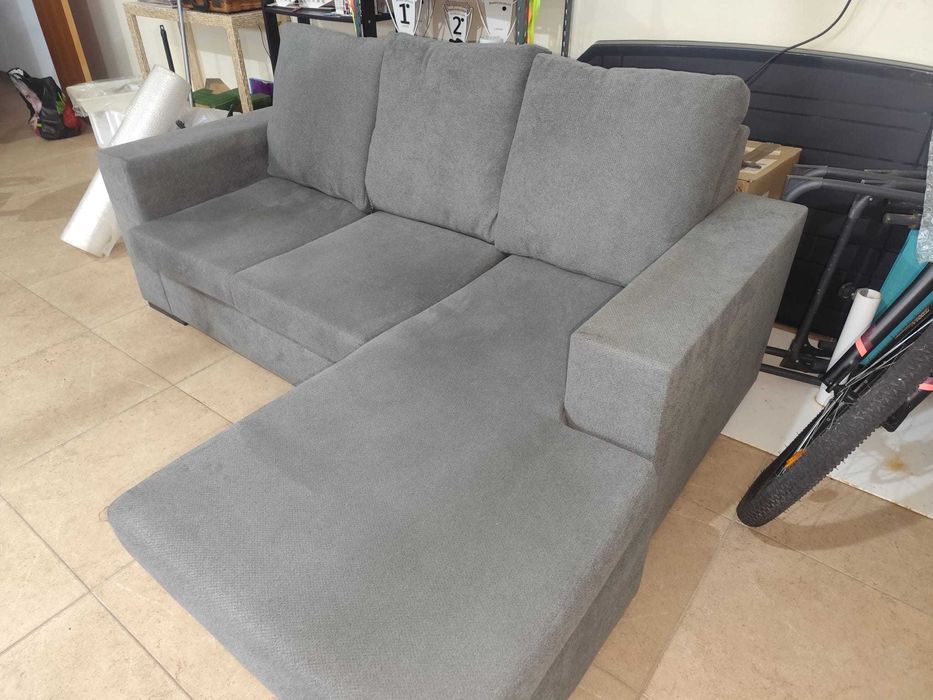 Sofá com chaise long