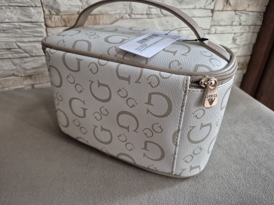 Kosmetyczka Damska Kuferek Guess