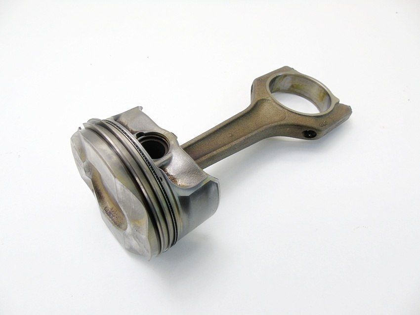 Tłok Korbowód 1.8 2.0 Bmw N43 E60 E61 E90 E91 E92 E93 E81 E82 E88 E87