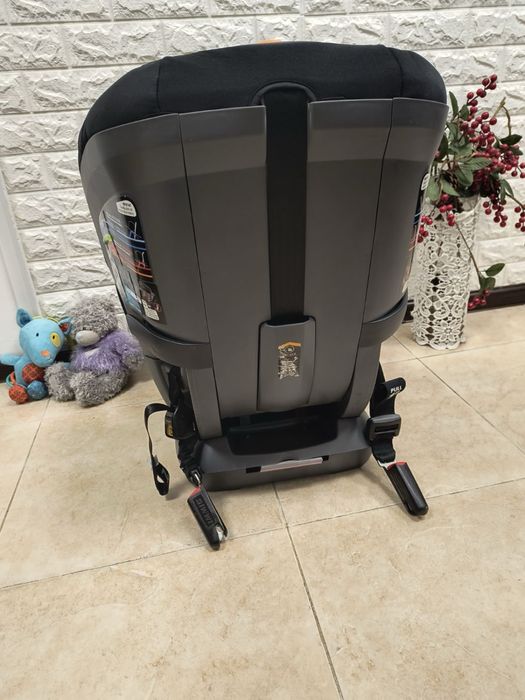 Автокрісло Chicco Fit4 Група 0+/1/2/3 (1.8-45 кг) автокресло