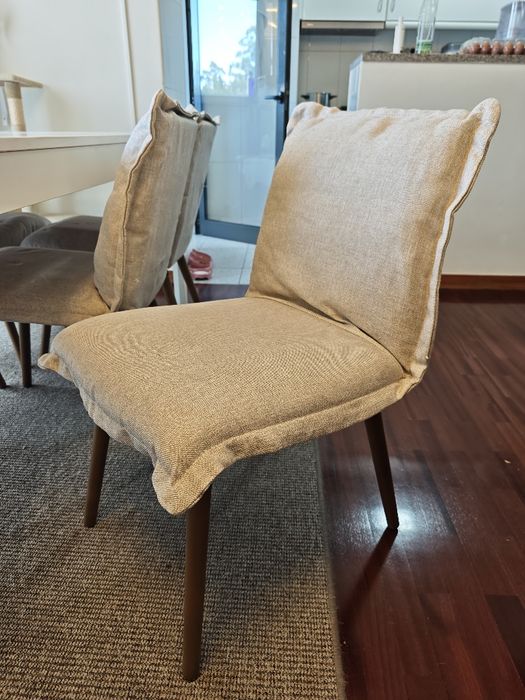 Mesa IKEA EKEDALEN branca + 6 cadeiras KLINTEN