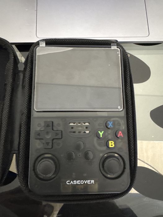 Consola RetroCase Portátil