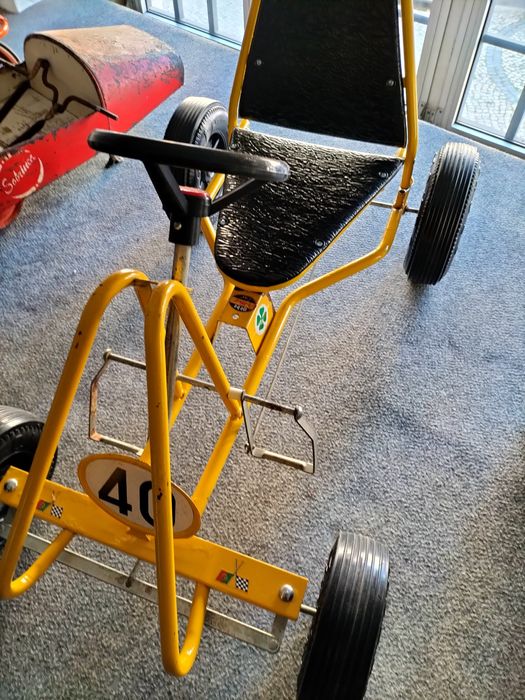 Carrinho kart a pedais Bebecar antigo