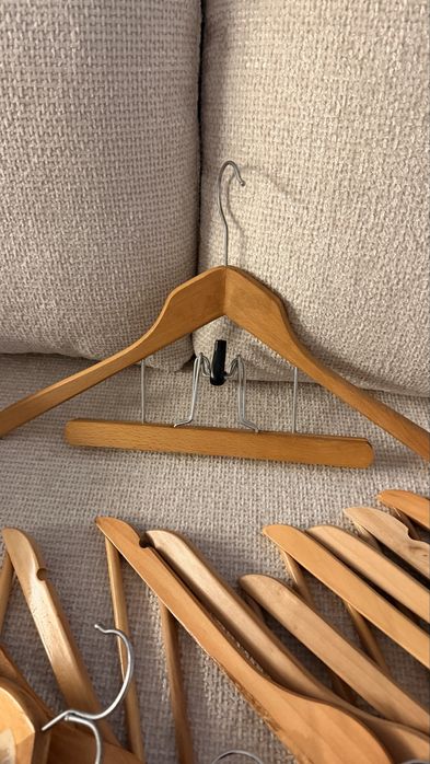 24 Cabides de madeira (24)