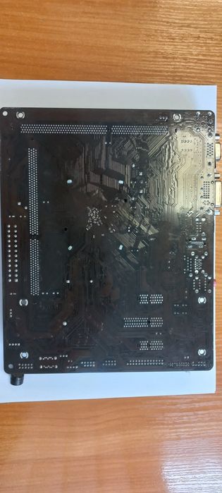 Материнська плата Asrock q1900m