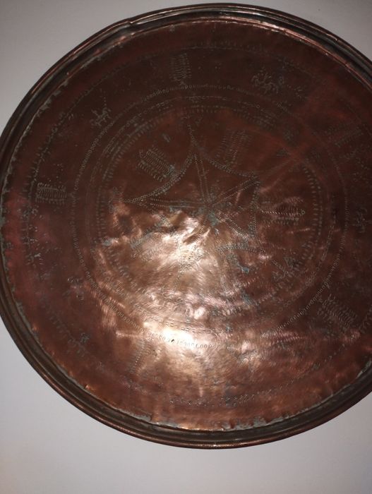 Prato em cobre de decoração