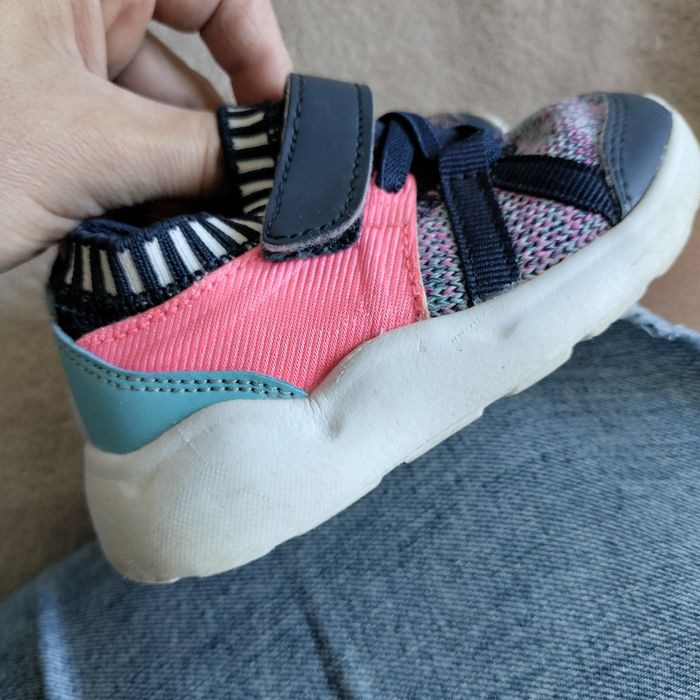 Buty sportowe sneakarsy adidasy dziecięce dziewczęce r.22