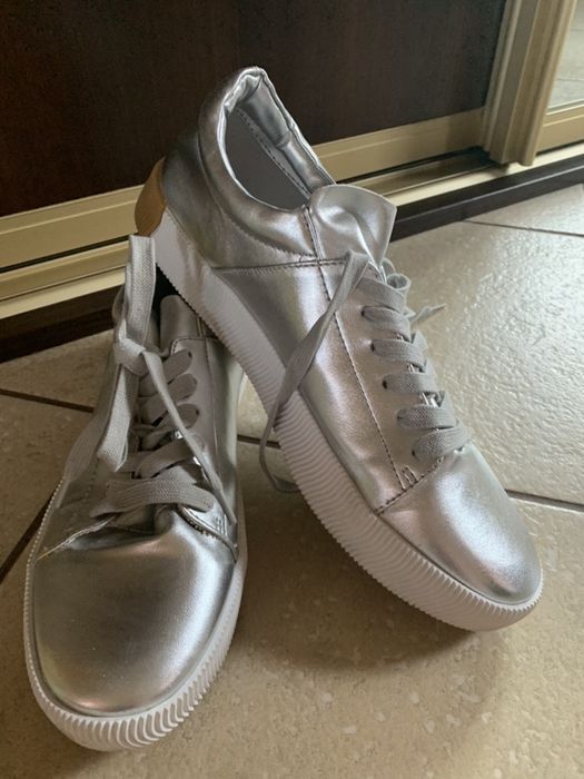 Buty reservd