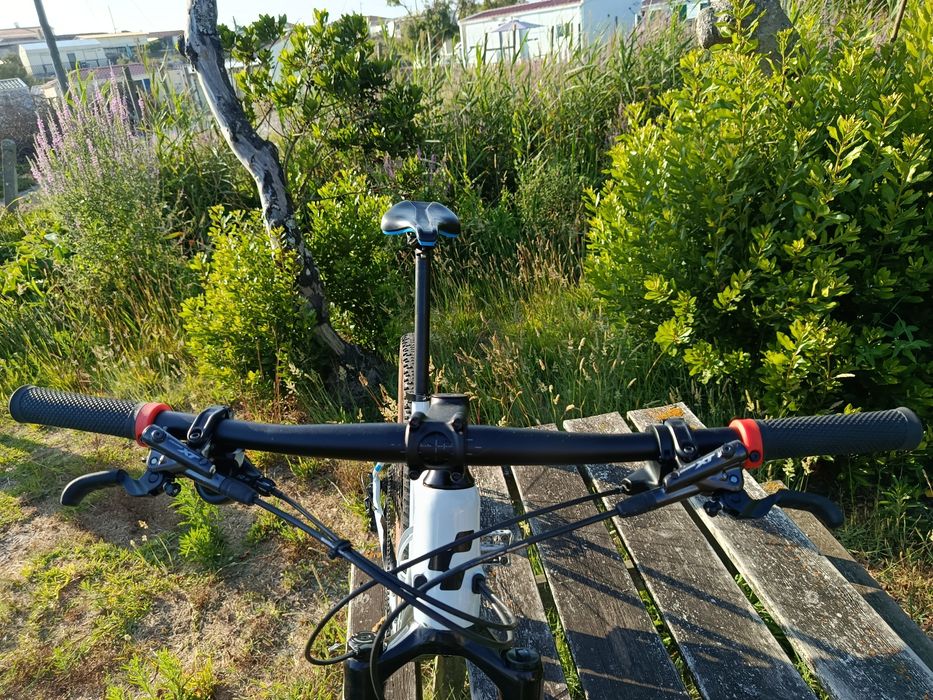 Bicicleta CUBE Reaction C:62 Pro